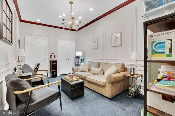 Alexandria, VA 22314,117 S SAINT ASAPH ST