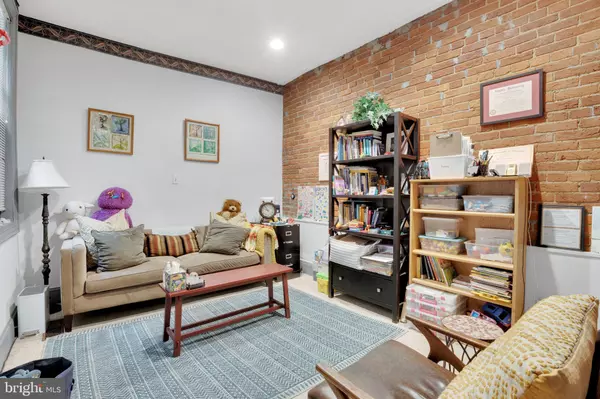 Alexandria, VA 22314,117 S SAINT ASAPH ST