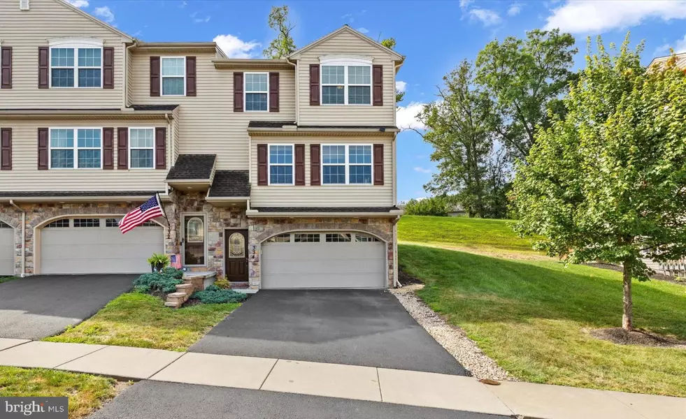334 WEATHERSTONE DR, New Cumberland, PA 17070