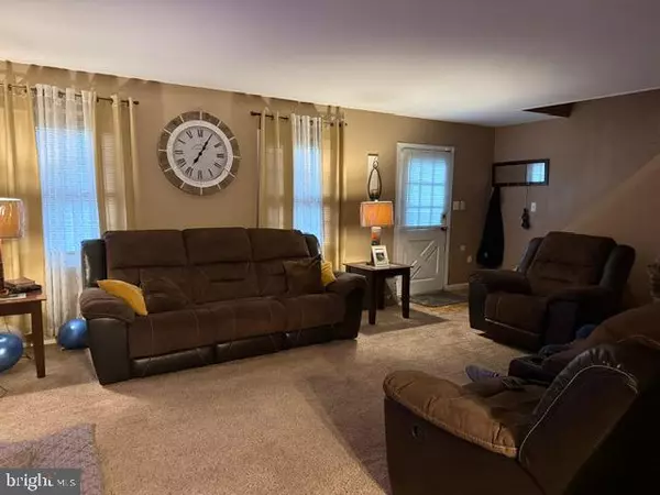 Willingboro, NJ 08046,6 MINSTREL LN