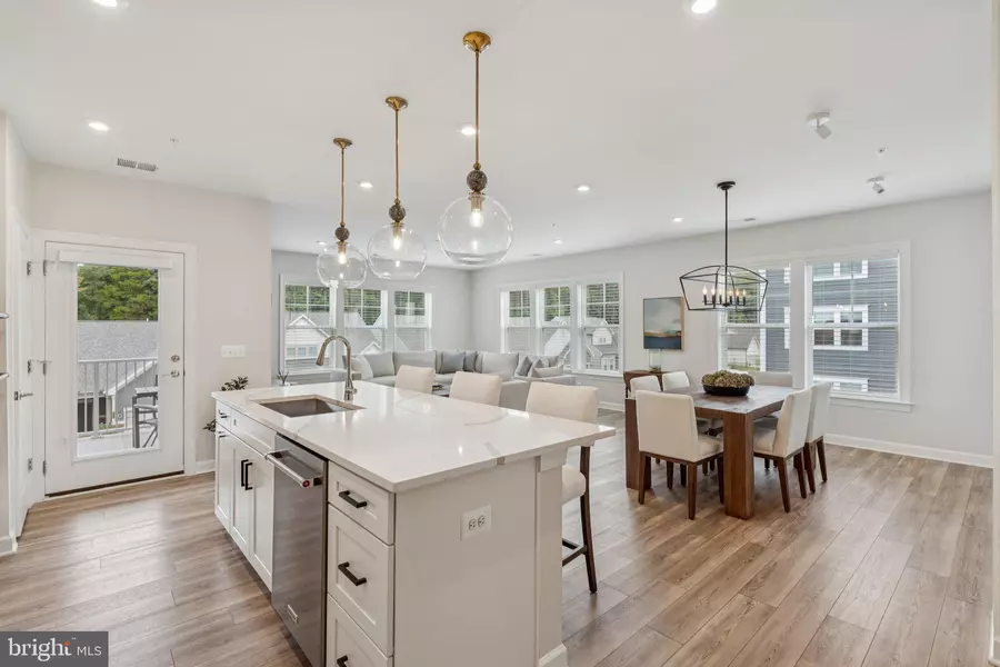 21630 HAWKSBILL HIGH CIR #302, Sterling, VA 20164