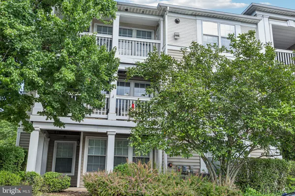 Manassas, VA 20109,8107 LACY DR #201