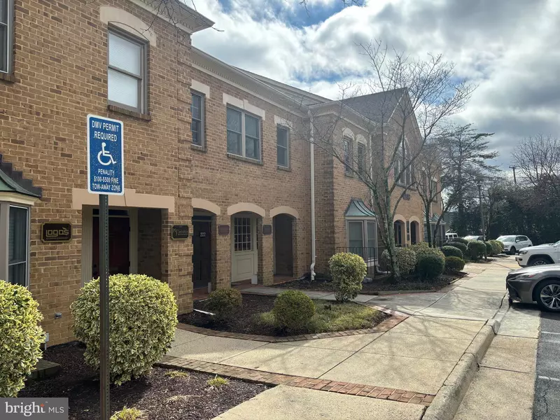 4208 EVERGREEN LN #234, Annandale, VA 22003