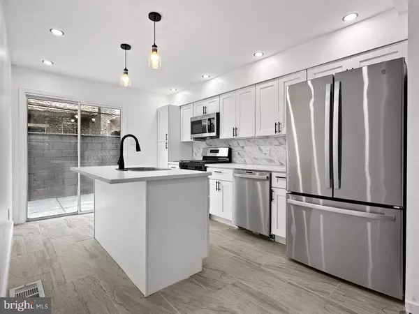 Philadelphia, PA 19145,2040 S NORWOOD ST