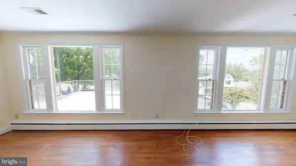 Arlington, VA 22207,4740 34TH ST N
