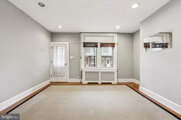 Philadelphia, PA 19128,4017 DEXTER ST