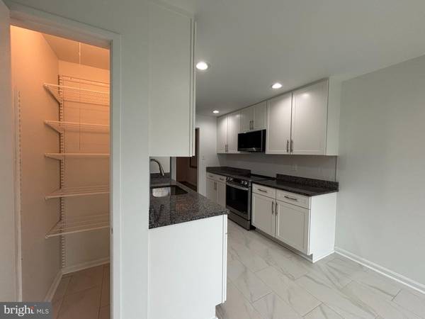 Potomac, MD 20854,8022 INVERNESS RIDGE RD