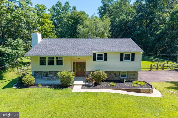 82 MILL RD, Schwenksville, PA 19473