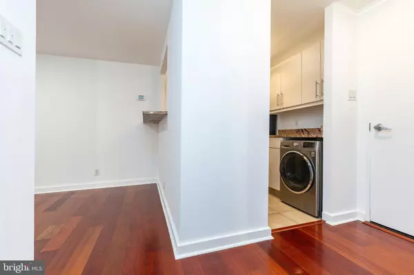 Philadelphia, PA 19103,219-29 S 18TH ST #705A