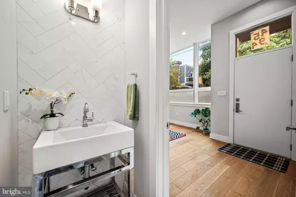 Philadelphia, PA 19127,4594 SILVERWOOD ST