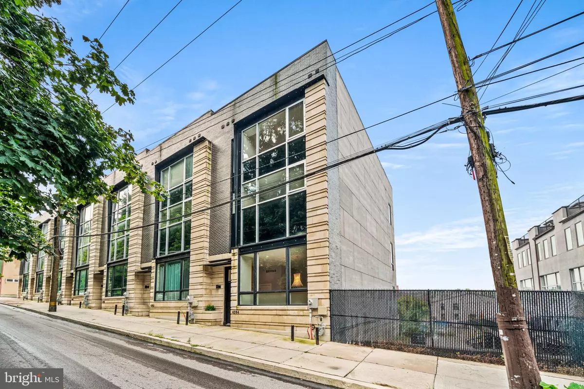 Philadelphia, PA 19127,4594 SILVERWOOD ST