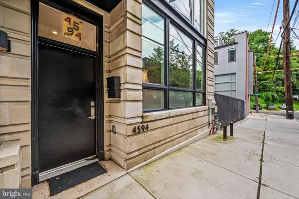 Philadelphia, PA 19127,4594 SILVERWOOD ST