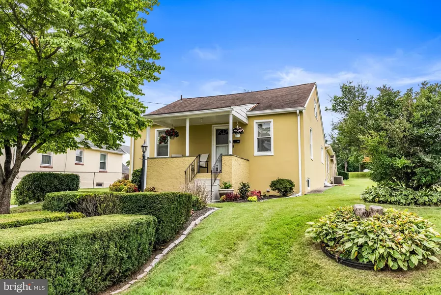 810 MONTGOMERY AVE, Phoenixville, PA 19460
