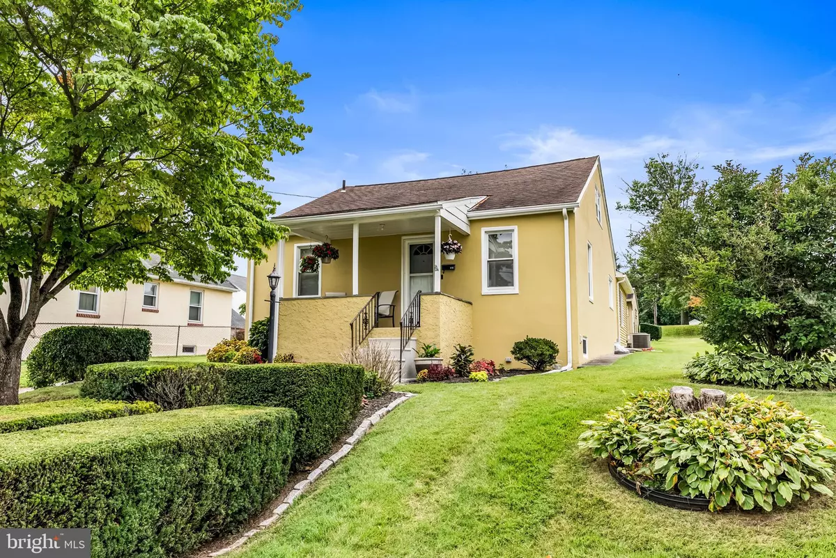 Phoenixville, PA 19460,810 MONTGOMERY AVE