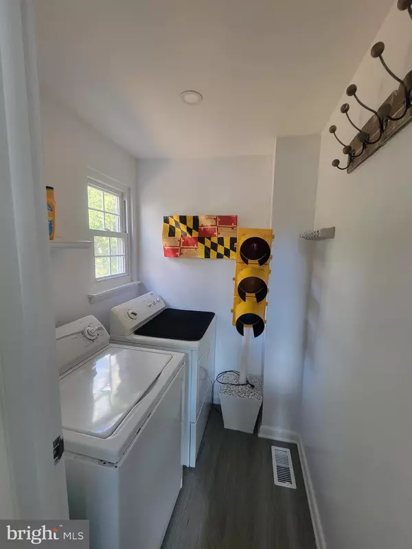 Edgewater, MD 21037,2058 SHORE DR