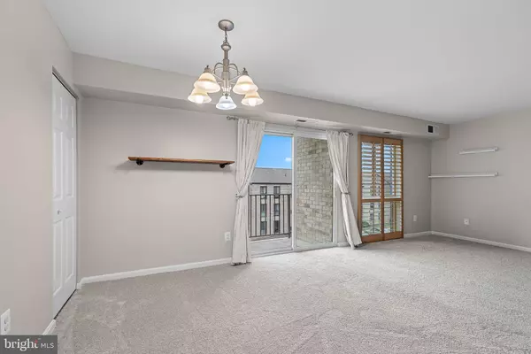 Alexandria, VA 22304,6151 EDSALL RD #I