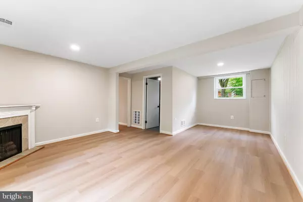 Upper Marlboro, MD 20772,3512 EYRE DR S