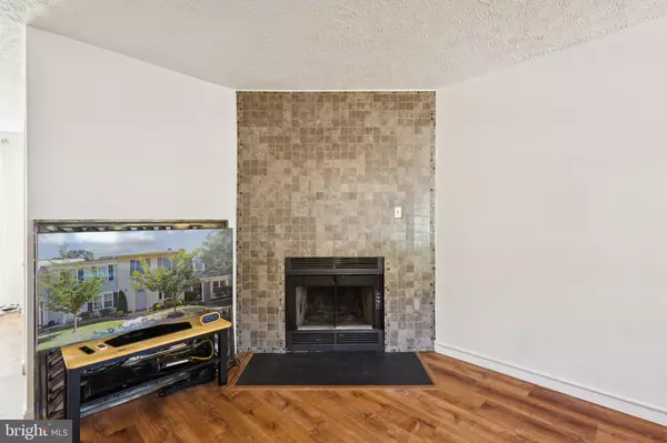 Lorton, VA 22079,7757 WOLFORD WAY