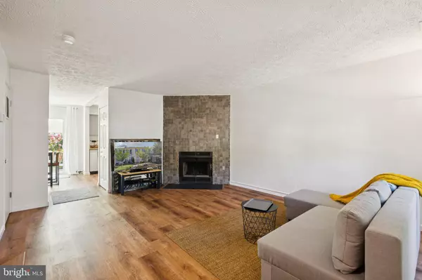Lorton, VA 22079,7757 WOLFORD WAY