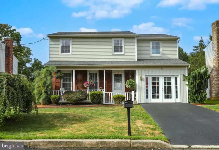 250 S CHURCH ST, Bally, PA 19503