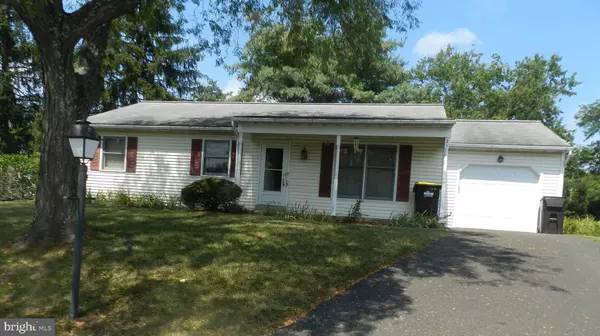 21 LENAPE DR, Sellersville, PA 18960