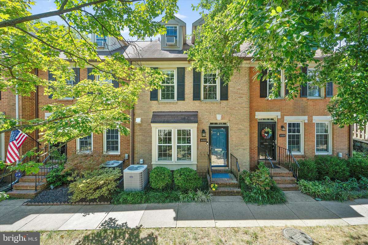 Alexandria, VA 22305,466 W GLEBE RD