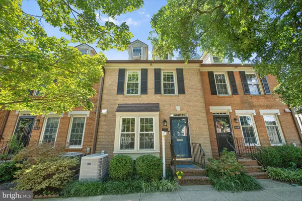 Alexandria, VA 22305,466 W GLEBE RD