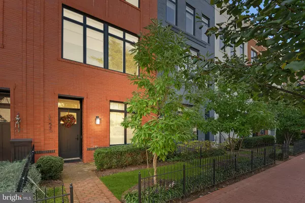 Washington, DC 20003,1325 D ST SE