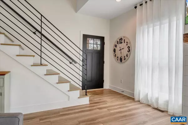 Huddleston, VA 24104,111 RETREAT LN