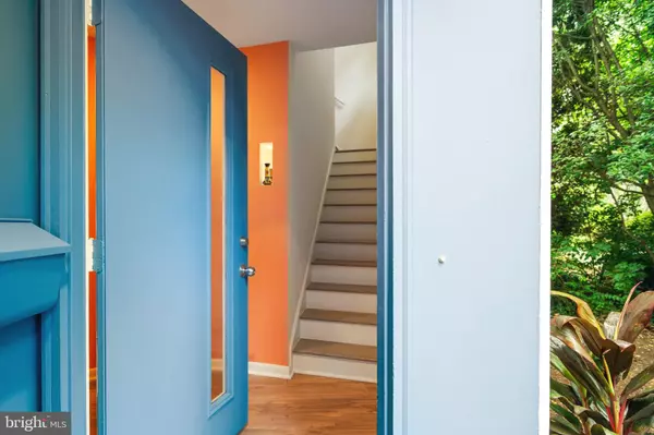 Falls Church, VA 22042,6801 CAVALIER TRL