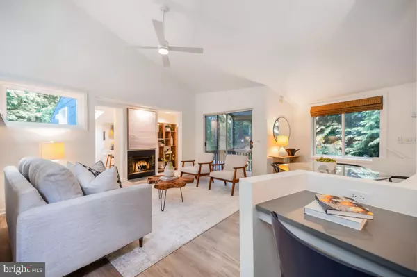 Falls Church, VA 22042,6801 CAVALIER TRL