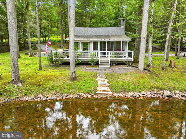 1606 HEMLOCK LN, Dauphin, PA 17018