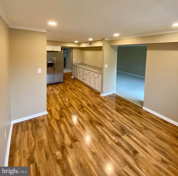 Lutherville Timonium, MD 21093,1 LOUGH MASK CT #302