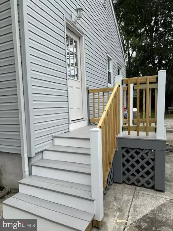 Bellmawr, NJ 08031,51 WARREN AVE