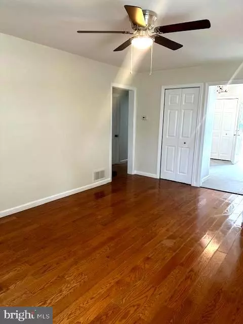 Bellmawr, NJ 08031,51 WARREN AVE