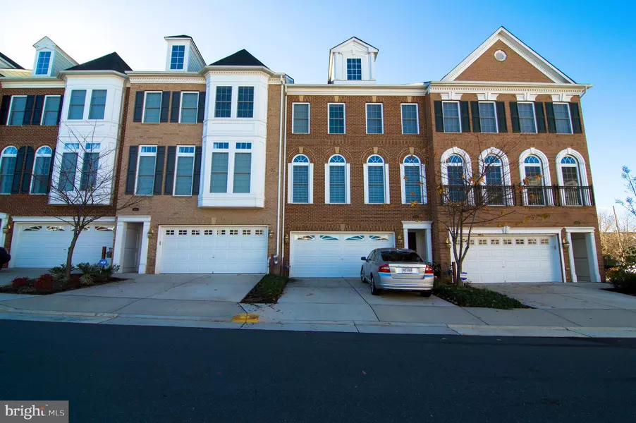 11463 E GALLIEC ST #35, Fairfax, VA 22030