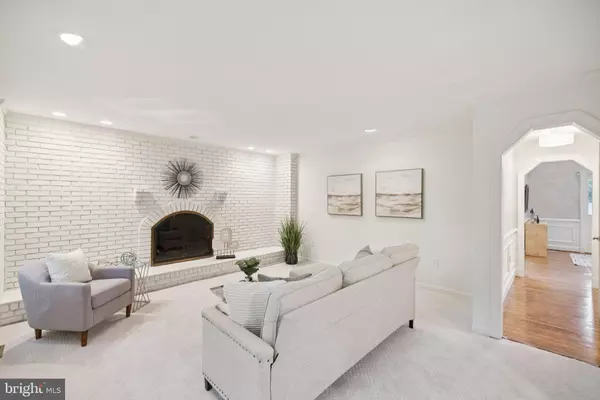 Gaithersburg, MD 20878,12204 GALESVILLE DR