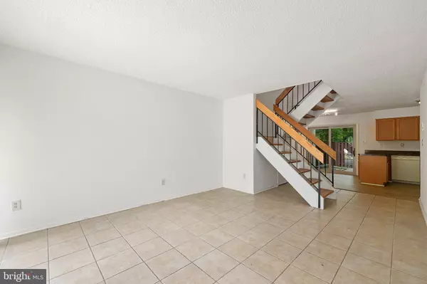 Reston, VA 20191,12154 CAPTIVA CT