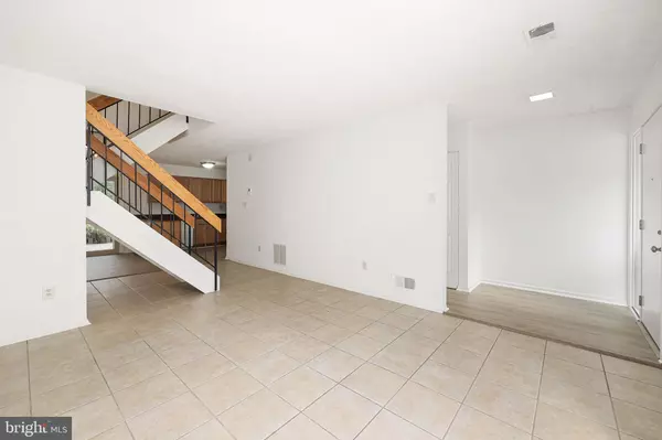 Reston, VA 20191,12154 CAPTIVA CT