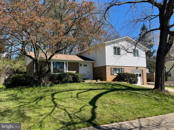 5233 POMMEROY DR, Fairfax, VA 22032