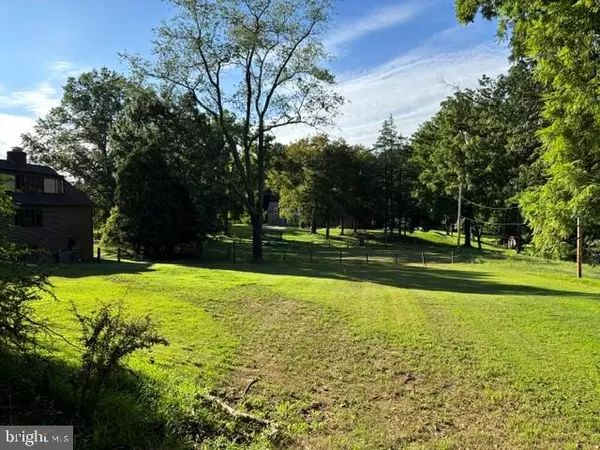 Philadelphia, PA 19128,625 SPRING LANE