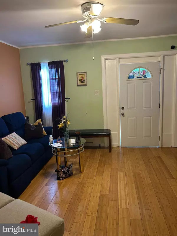 Camden, NJ 08105,902 N 19TH ST