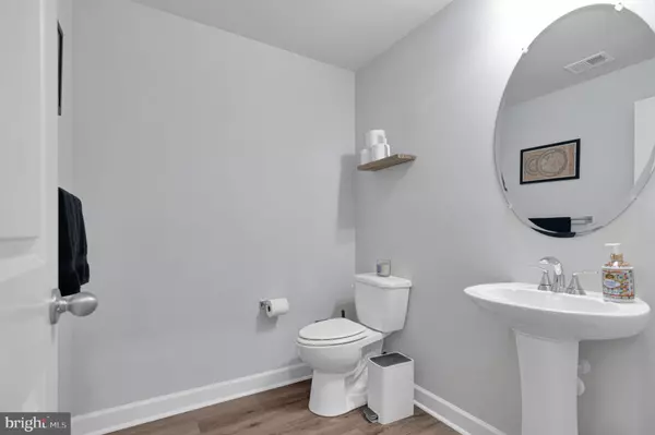 Alexandria, VA 22306,7203 MOUNTAINEER DR