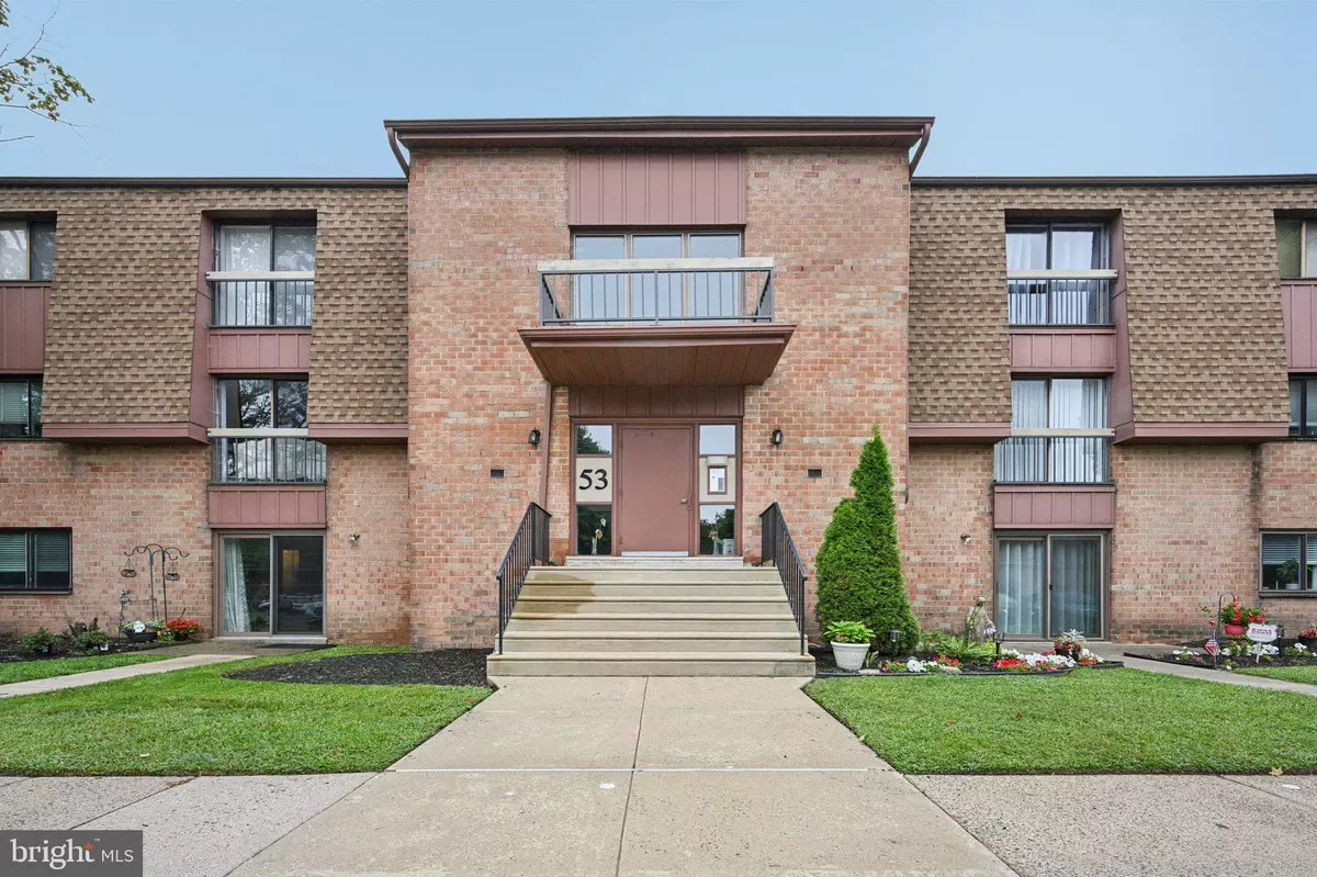 Philadelphia, PA 19114,53304-00 DELAIRE LANDING RD #304