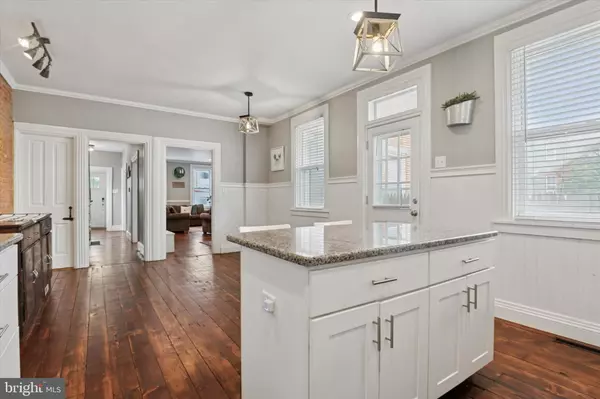 Lancaster, PA 17603,833 N QUEEN ST