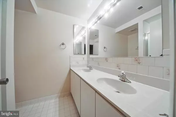 Lutherville Timonium, MD 21093,2 BROOKING CT #101