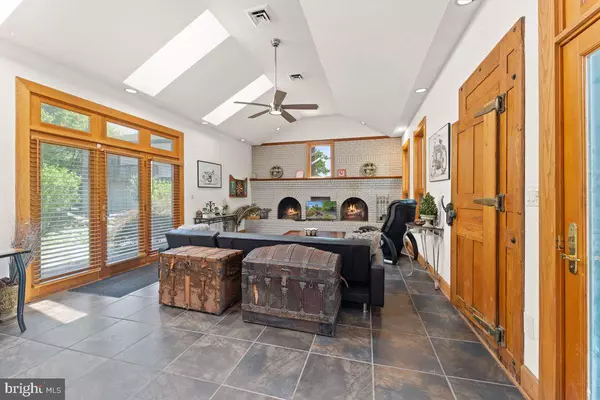 Leesburg, VA 20176,15192 HARRISON HILL LN