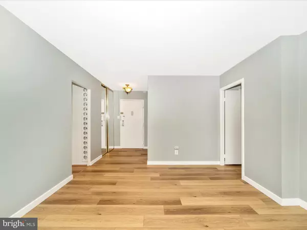 Rockville, MD 20852,11801 ROCKVILLE PIKE #910