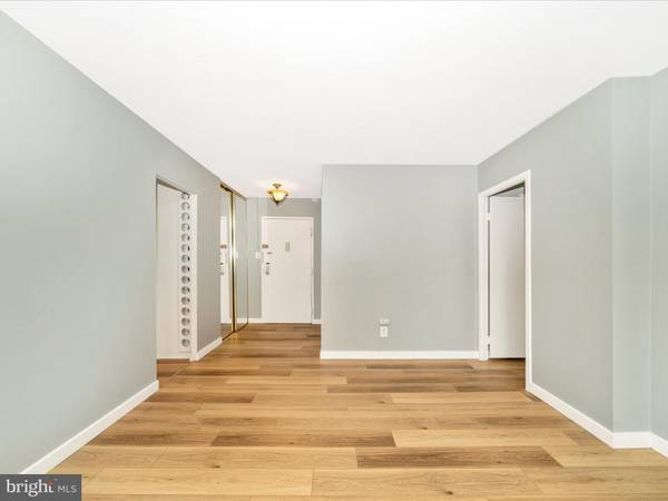 Rockville, MD 20852,11801 ROCKVILLE PIKE #910