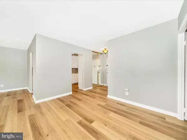 Rockville, MD 20852,11801 ROCKVILLE PIKE #910